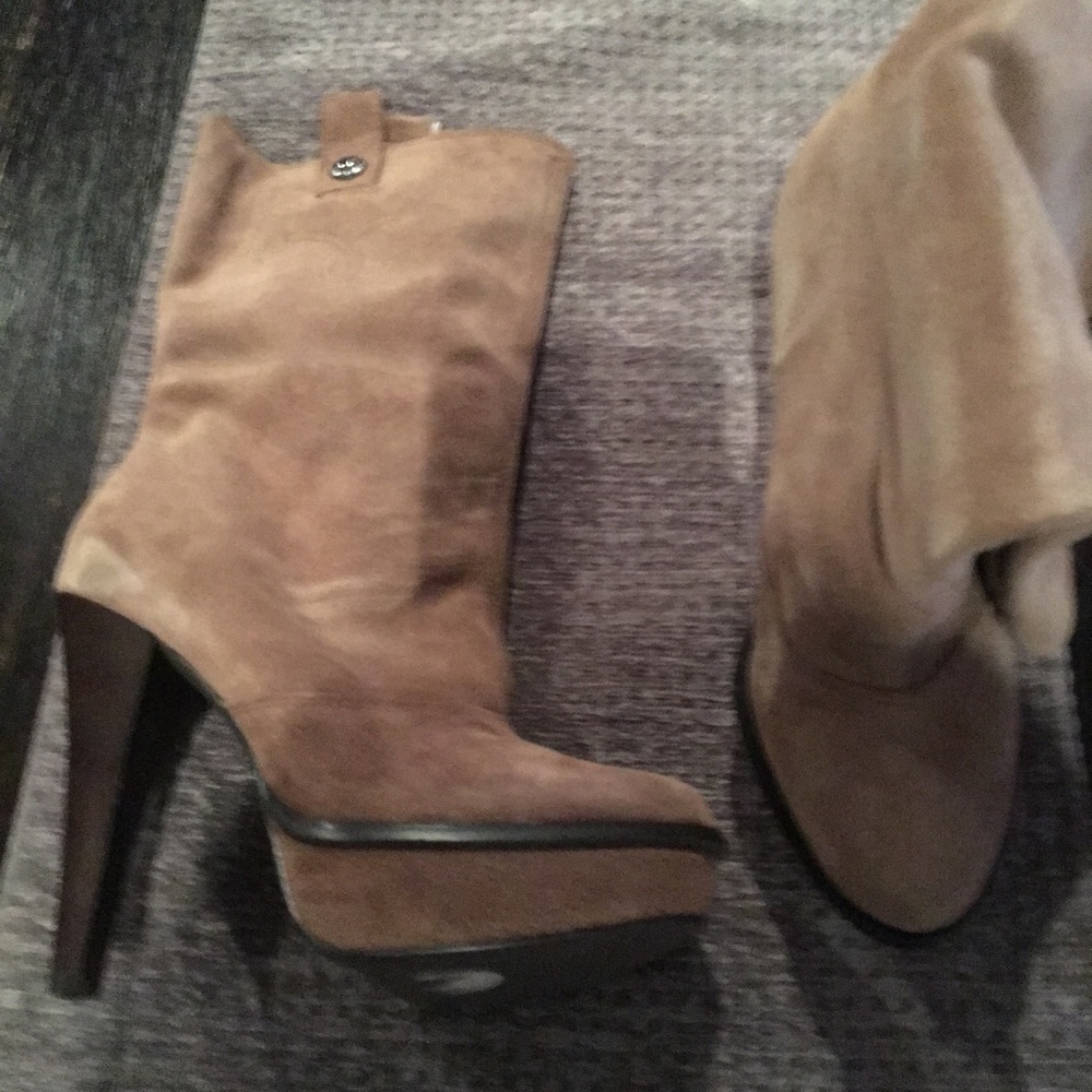Calvin Klein Women's 'Veronica' Suede Boots